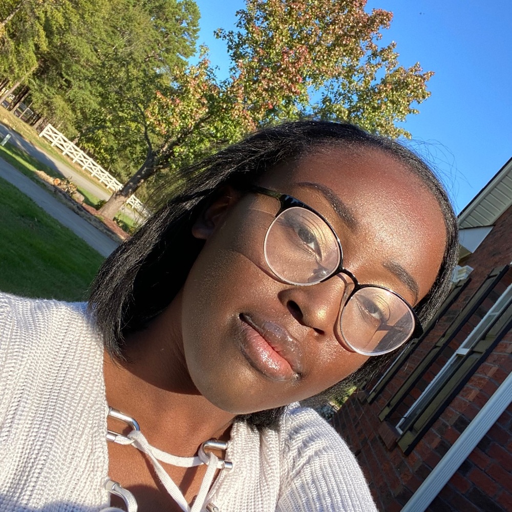 Meet your Posher, Kayla